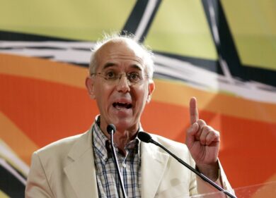 Ad Affari Vittorio Agnoletto: “Moratoria temporanea. Salviamo vite umane”