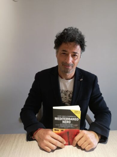 Mediterraneo nero: rifiuti tossici in fondo al mare e criminalità organizzata