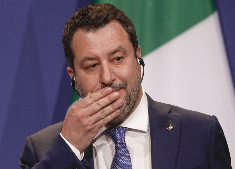 Salvini, bomba sul governo: “Referendum su magistrati e Csm”. Rischio fondi Ue Salvini, bomba sul governo: “Referendum su magistrati e Csm”. Rischio fondi Ue