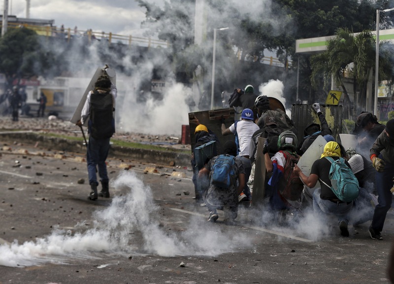 Proteste in Colombia, le voci da Bogotà: “Tanta paura, ma la speranza è viva”