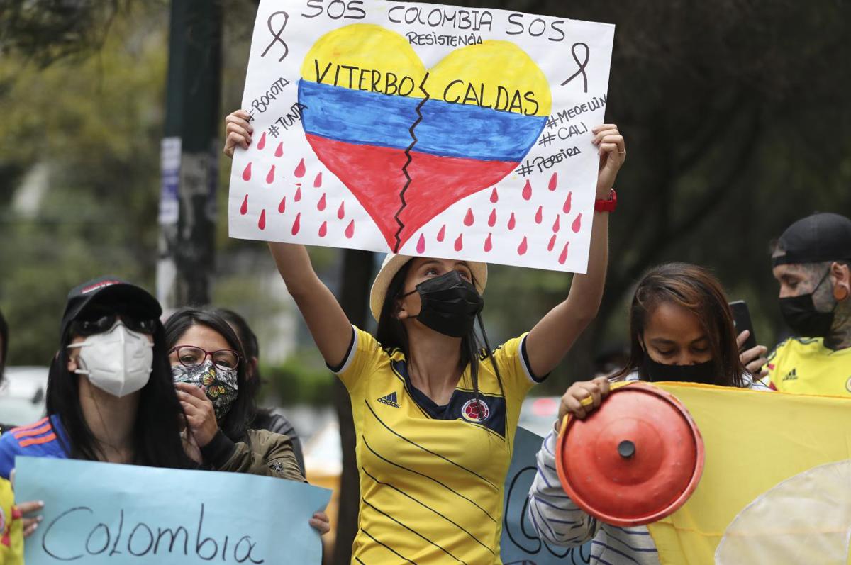 Proteste in Colombia, le voci da Bogotà: “Tanta paura, ma la speranza è viva”