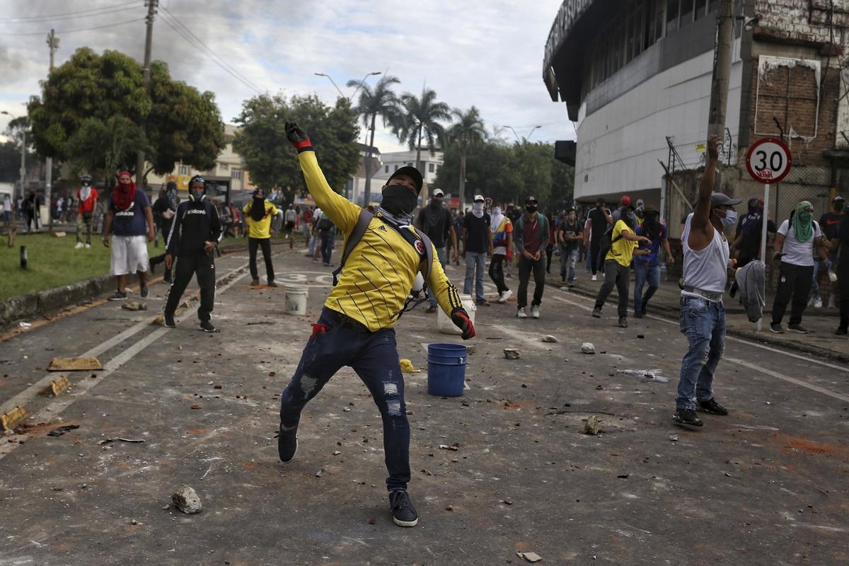 Proteste in Colombia, le voci da Bogotà: “Tanta paura, ma la speranza è viva”