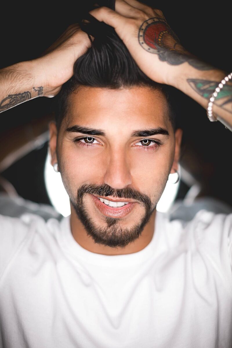 Il Barbiere torna a fare tendenza Davide Greco, il Barbiere dei VIP Il Barbiere torna a fare tendenza Davide Greco, il Barbiere dei VIP