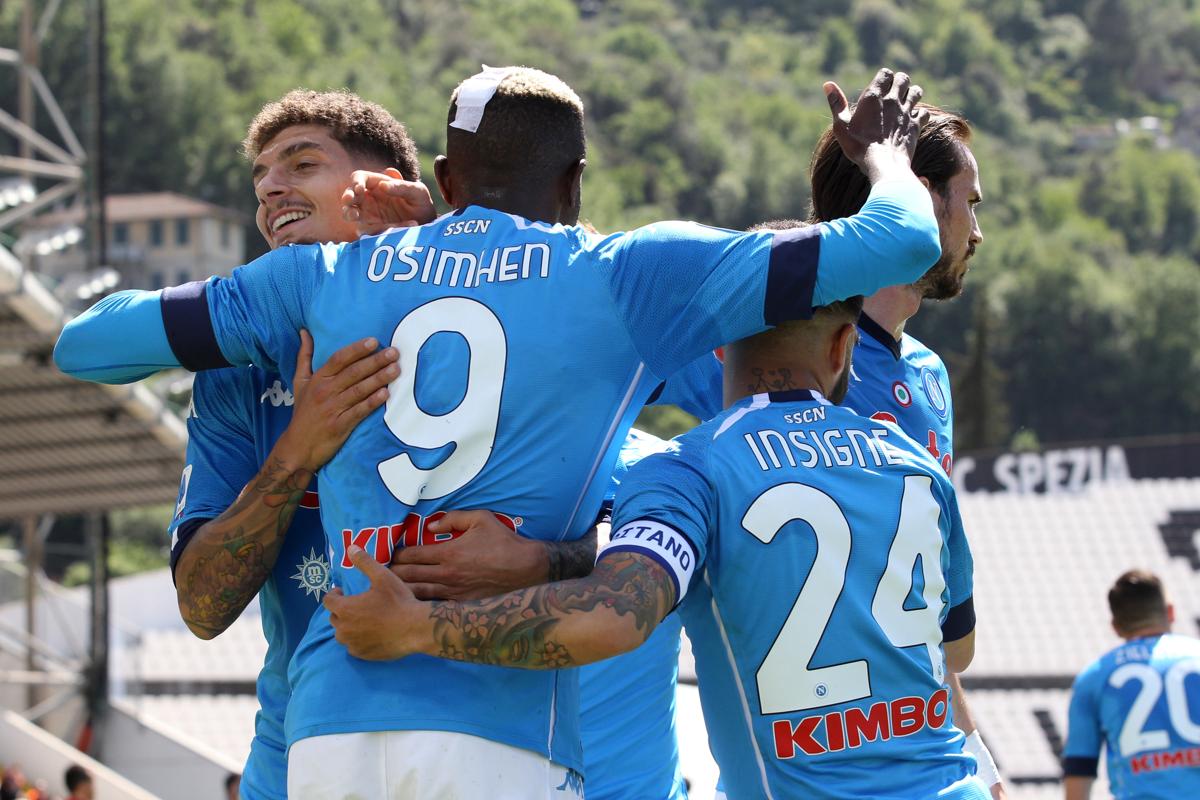 Osimhen lancia il Napoli: demolito lo Spezia. Gattuso vede la Champions League Osimhen lancia il Napoli: demolito lo Spezia. Gattuso vede la Champions League