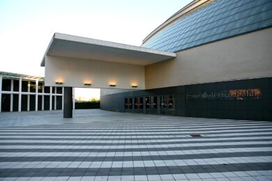 Teatro Arcimboldi incontra il design: ecco l’iniziativa Vietato l’ingresso