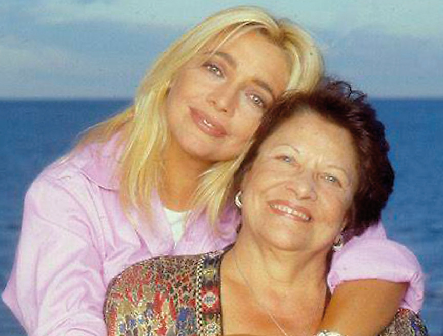 Mara Venier: “Gli ultimi anni di mia madre malata di Alzheimer” Mara Venier: “Gli ultimi anni di mia madre malata di Alzheimer”
