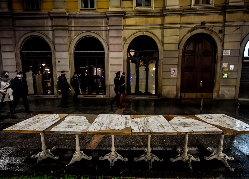 L’appello di Confcommercio Lombardia: “Stop al coprifuoco” L’appello di Confcommercio Lombardia: “Stop al coprifuoco”