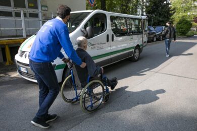 Covid, Actimel e Auser insieme per vaccinare anziani e persone fragili