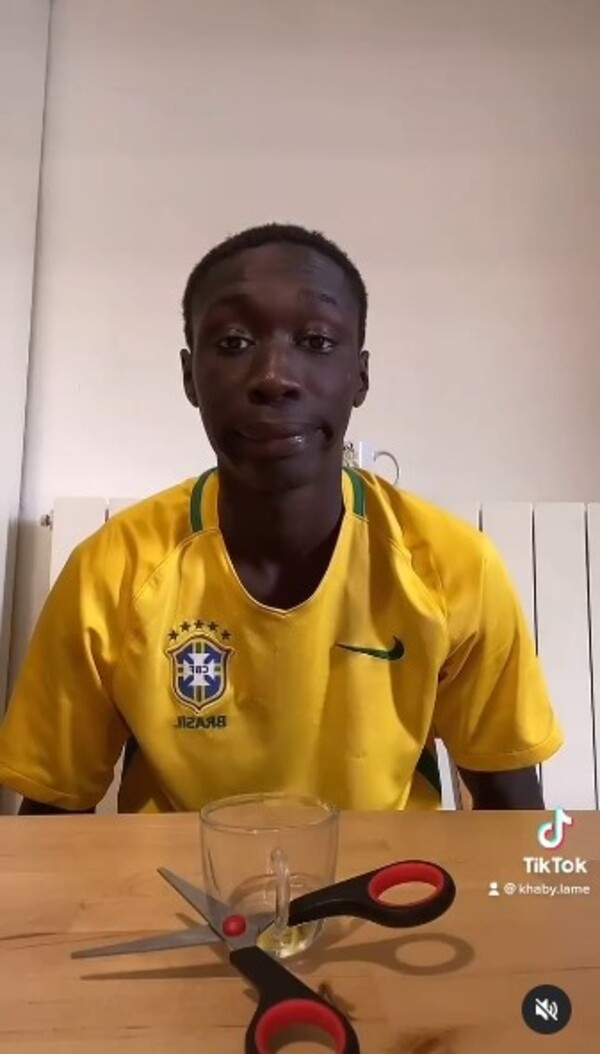 Khaby Lame, Re di TikTok Italia con 44 mln di follower: “Ho iniziato per noia” Khaby Lame, Re di TikTok Italia con 44 mln di follower: “Ho iniziato per noia”