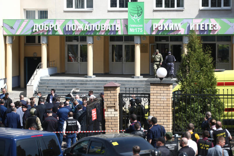 Russia, strage in una scuola. 11 vittime tra studenti e insegnanti, 32 feriti Russia, strage in una scuola. 11 vittime tra studenti e insegnanti, 32 feriti