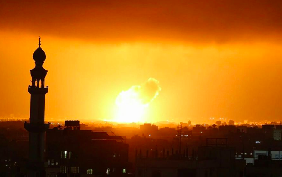 Medio Oriente, attacchi massicci dell’aviazione israeliana a Gaza Medio Oriente, attacchi massicci dell’aviazione israeliana a Gaza