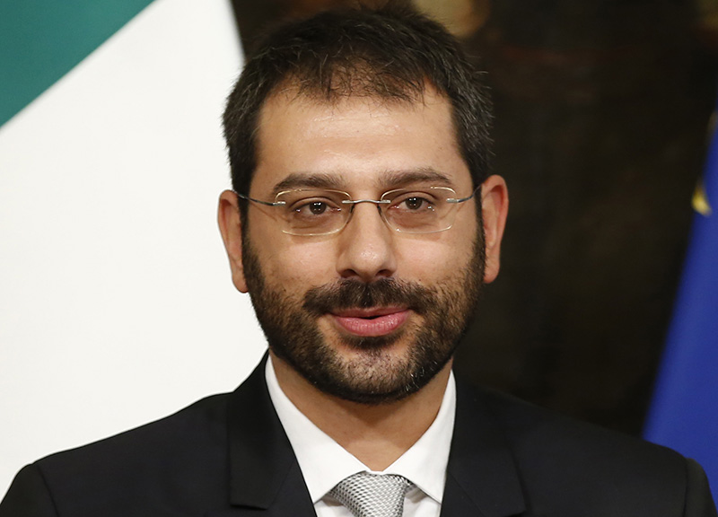 Galleria foto 'Servizi, Tofalo (M5s): “I vertici scelti da Conte sono ancora tutti lì”' - foto 1