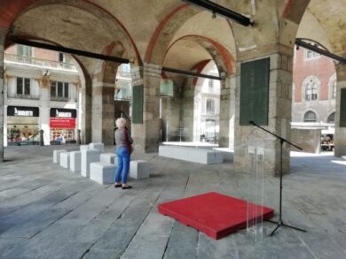 Milano: steli commemorative per la “nuova” Loggia dei Mercanti