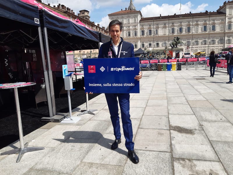ACI protagonista al Giro d’Italia con la campagna “Rispettiamoci” ACI protagonista al Giro d’Italia con la campagna “Rispettiamoci”