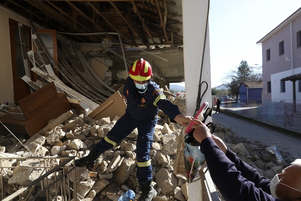 Terremoto in Umbria, scossa di magnitudo 4 a Gubbio Terremoto in Umbria, scossa di magnitudo 4 a Gubbio