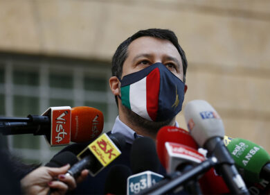 Report, non solo Renzi: anche Salvini incontrò Mancini ma “mai in Autogrill”