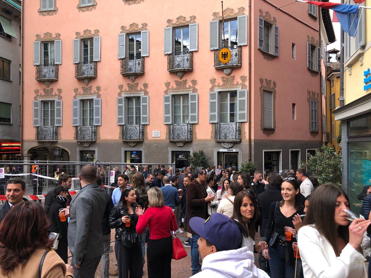 Covid, Lugano senza coprifuoco: “Stiamo meglio dell’Italia, pochi contagi” Covid, Lugano senza coprifuoco: “Stiamo meglio dell’Italia, pochi contagi”