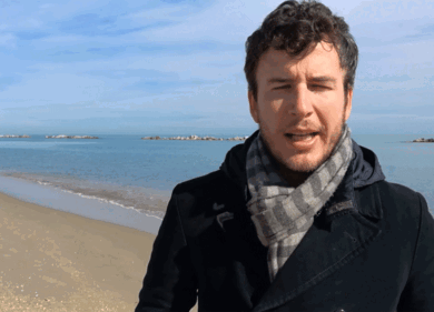 Fusaro, YouTube stoppa la monetizzazione. “Attacco contro il libero pensiero”