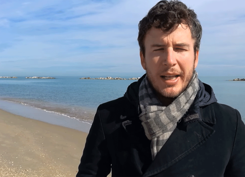Fusaro, YouTube stoppa la monetizzazione. “Attacco contro il libero pensiero” Fusaro, YouTube stoppa la monetizzazione. “Attacco contro il libero pensiero”