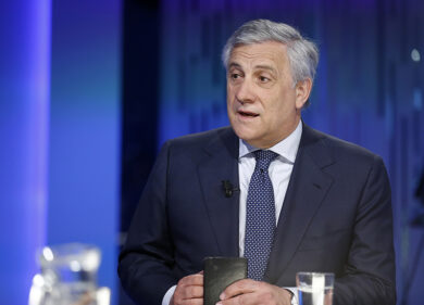 Tajani: “Nessun veto su Meloni premier. La maggioranza Ursula? Non esiste…”