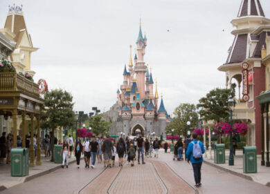 Disneyland Paris, il parco riapre in sicurezza il 17 giugno