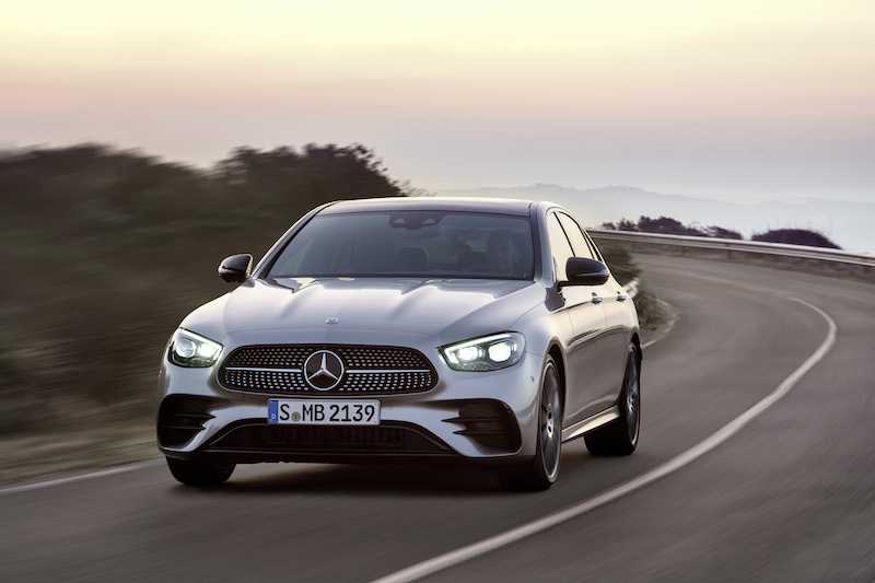 Mercedes presenta la nuova gamma di Classe E Mercedes presenta la nuova gamma di Classe E