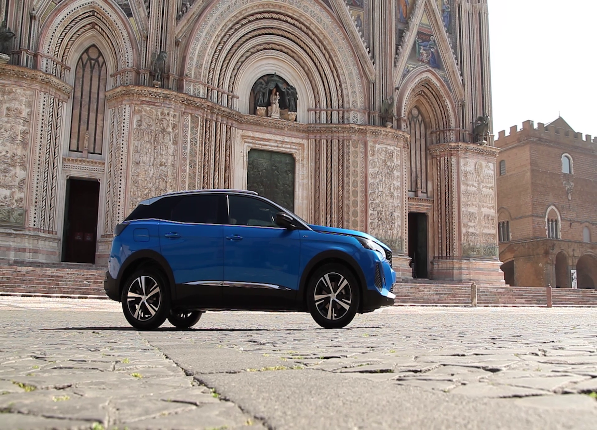 Con la Peugeot 3008 alla scoperta dell’Italia Con la Peugeot 3008 alla scoperta dell’Italia
