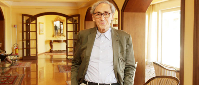 Franco Battiato, social in lutto: “Addio maestro, la tua cura era poesia” Franco Battiato, social in lutto: “Addio maestro, la tua cura era poesia”