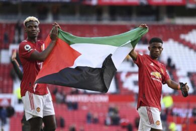 L’ex juventino Paul Pogba sventola la bandiera della Palestina