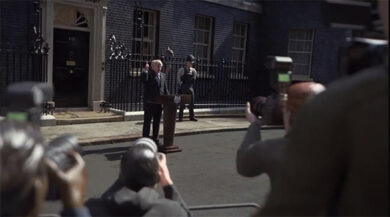 Boris Johnson travolto dai rifiuti: lo spot “green” nel Regno Unito