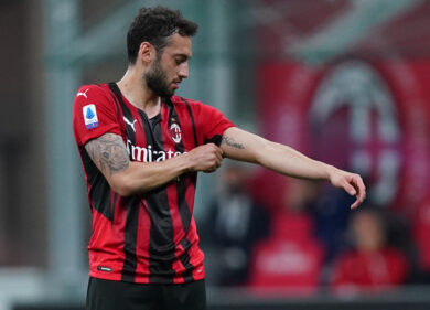 Calhanoglu, offerta da 32 milioni: il Milan trema. Conferme su Giroud