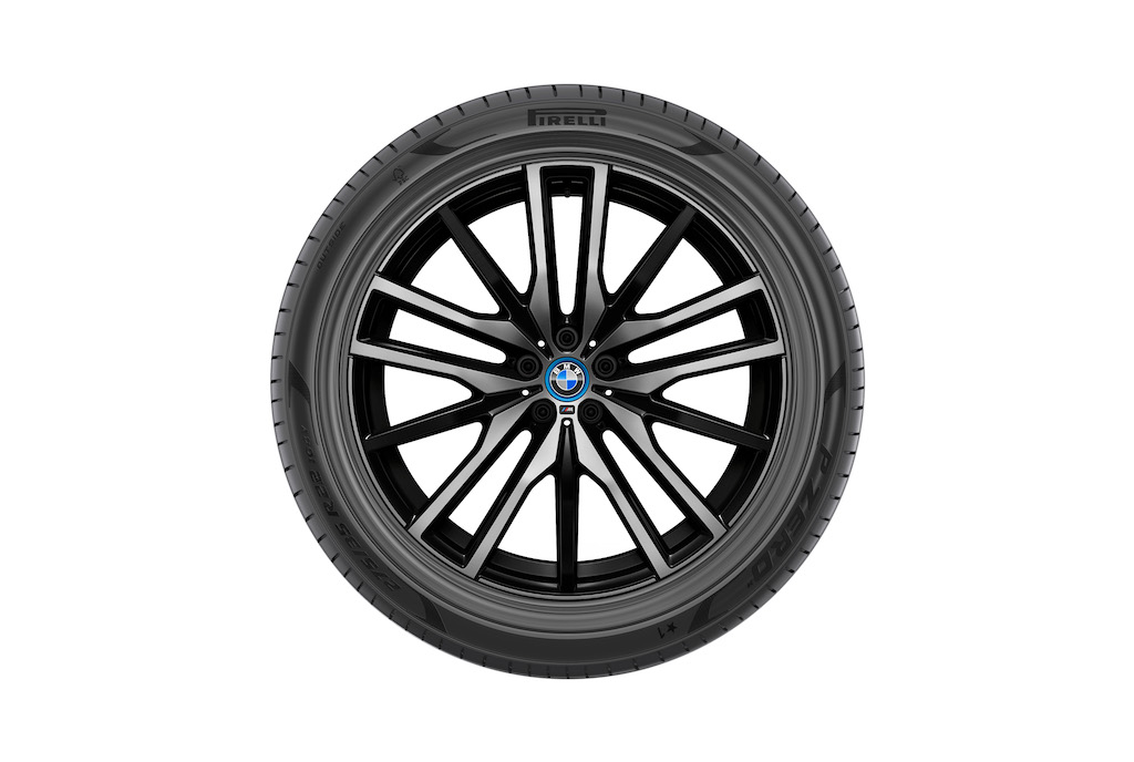 Il nuovo Pirelli P Zero FSC equipaggerà la BMW X5 plug-in hybrid