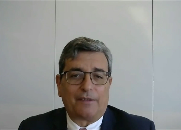 Lecce, Intesa Sanpaolo: “Guidiamo i giovani dal risparmio all’investimento” Lecce, Intesa Sanpaolo: “Guidiamo i giovani dal risparmio all’investimento”