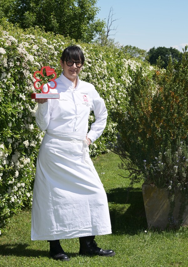 Isa Mazzocchi chef Premio Michelin Donna 2021 by Veuve Clicquot. Isa Mazzocchi chef Premio Michelin Donna 2021 by Veuve Clicquot.