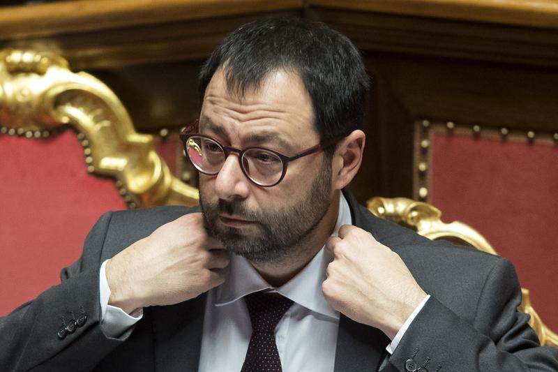 M5s, Patuanelli minaccia le dimissioni. Casaleggio tratta, ma la cassa è vuota M5s, Patuanelli minaccia le dimissioni. Casaleggio tratta, ma la cassa è vuota