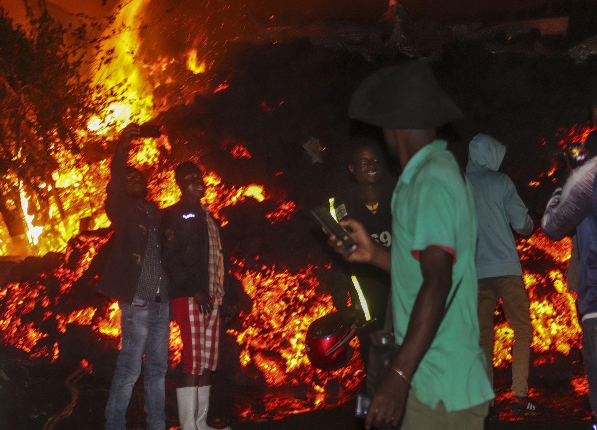Congo, erutta il vulcano Nyiragongo: abitanti in fuga da Goma. VIDEO Congo, erutta il vulcano Nyiragongo: abitanti in fuga da Goma. VIDEO