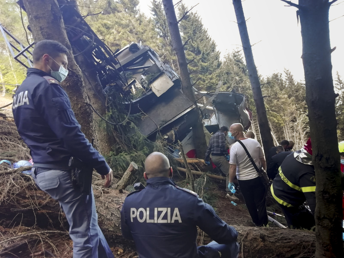 Stresa, “Il freno d’emergenza non s’è attivato”. S’indaga per omicidio colposo Stresa, “Il freno d’emergenza non s’è attivato”. S’indaga per omicidio colposo
