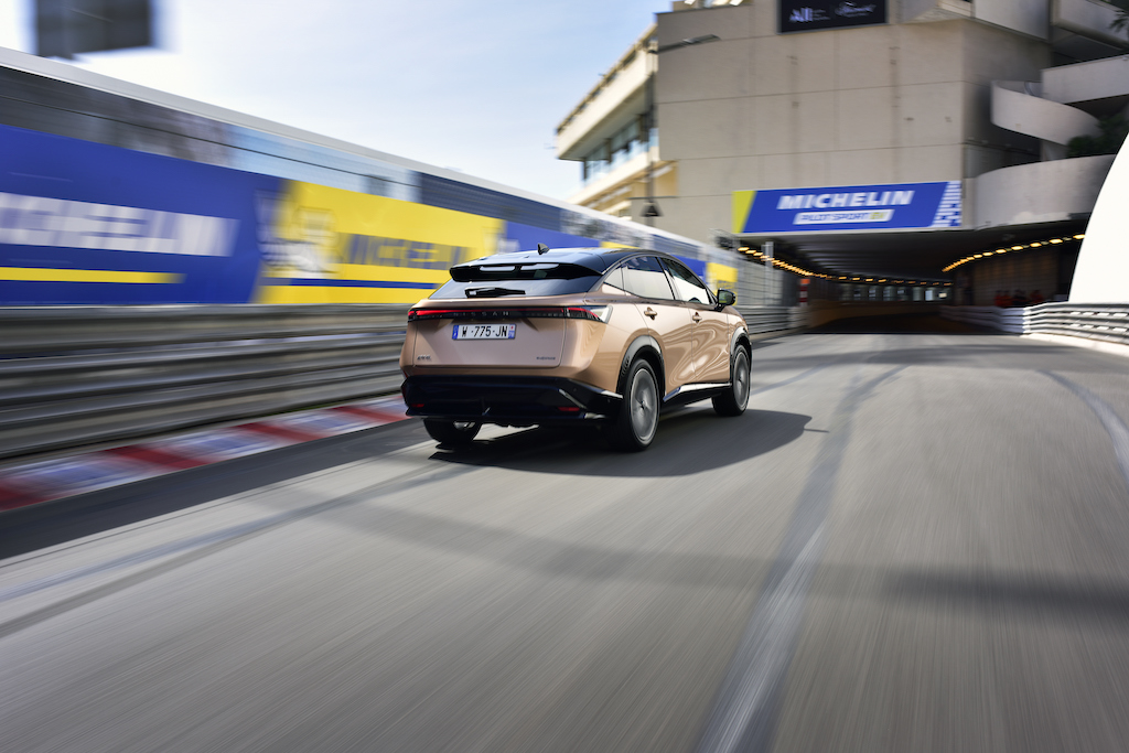 Nissan Ariya il crossover coupé 100% elettrico debutta sul circuito di Monaco