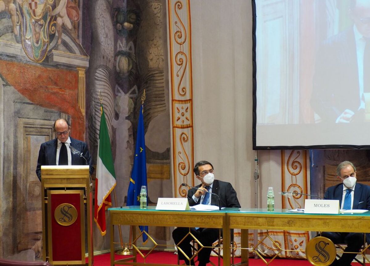 Ascolti Tv: “La corsa al nuovo oro televisivo trasforma mercato e abitudini” Ascolti Tv: “La corsa al nuovo oro televisivo trasforma mercato e abitudini”