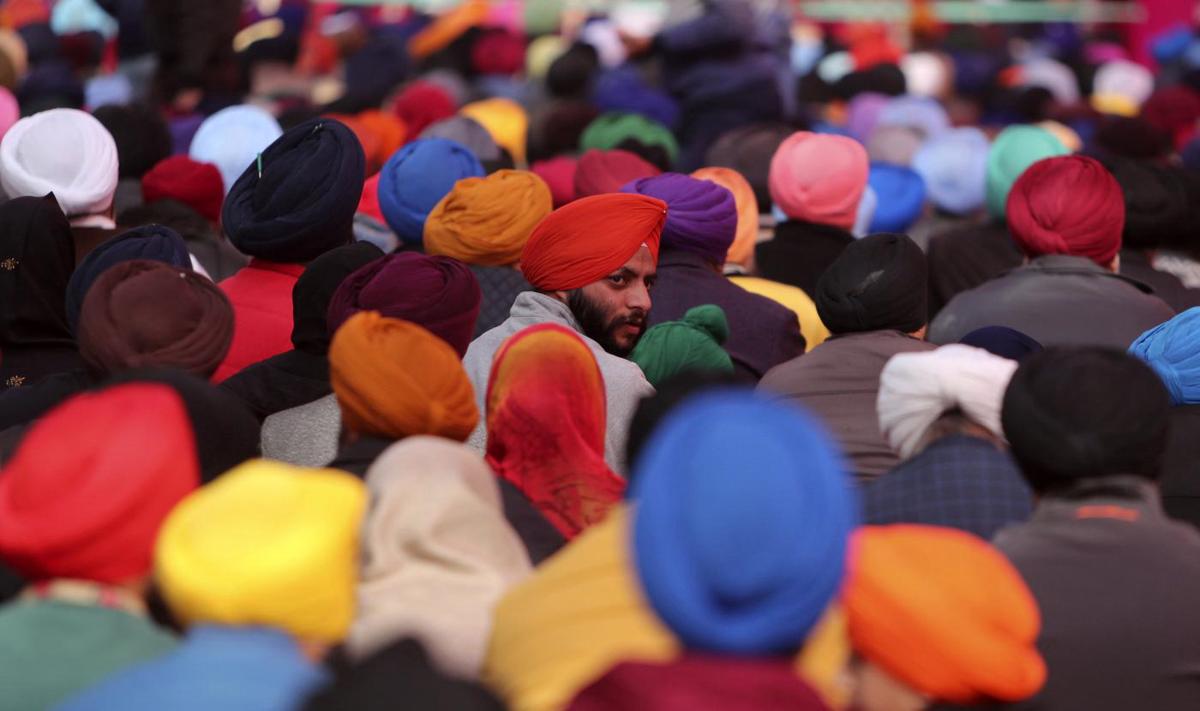 Mobbing razziale contro un Sikh: chiesti sette milioni di euro di risarcimento Mobbing razziale contro un Sikh: chiesti sette milioni di euro di risarcimento
