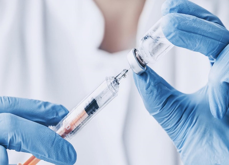 Vaccini, allarme fascia 60-69 anni. Un milione di persone non si è prenotato Vaccini, allarme fascia 60-69 anni. Un milione di persone non si è prenotato