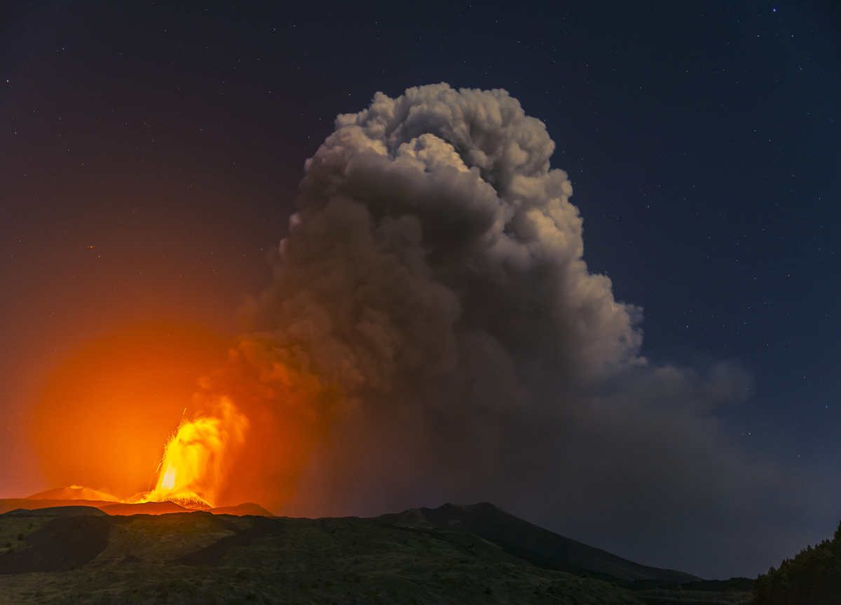 Nuova spettacolare eruzione dell’Etna Nuova spettacolare eruzione dell’Etna