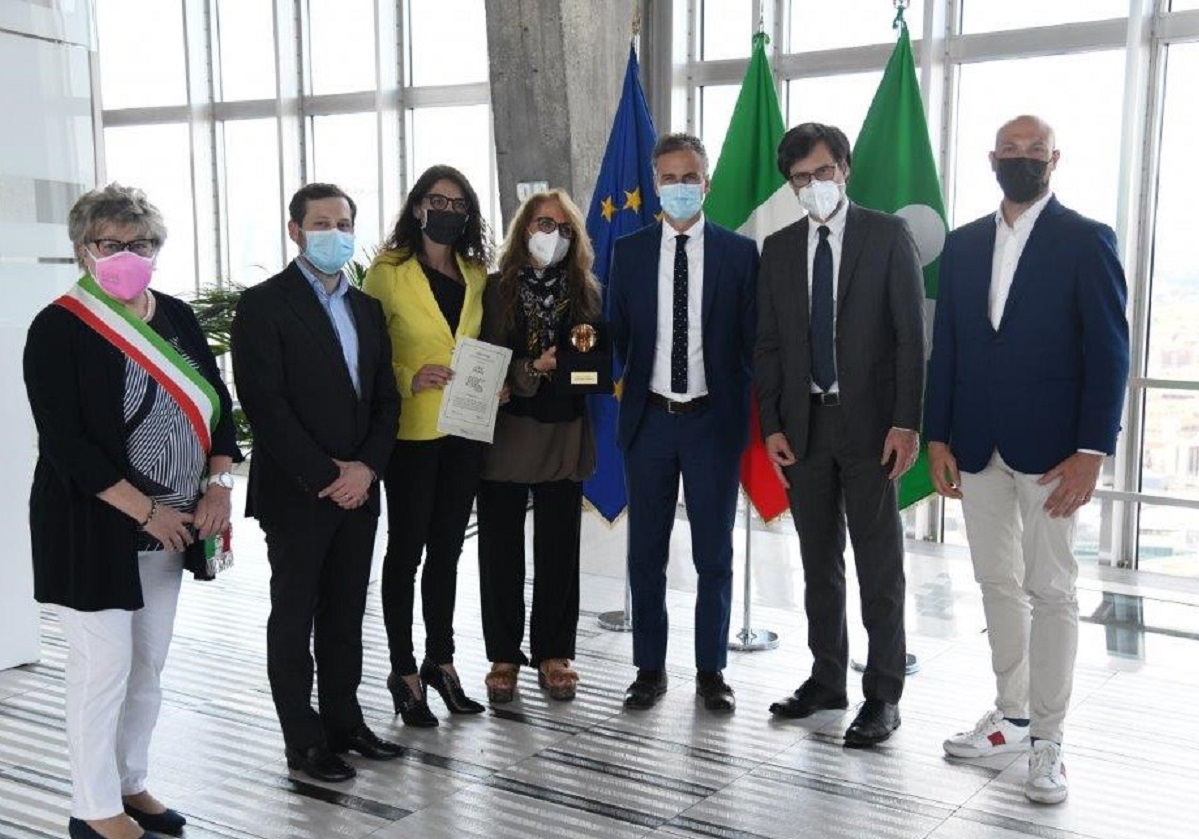 Regione Lombardia, il premio Rosa Camuna a Adele Patrini Regione Lombardia, il premio Rosa Camuna a Adele Patrini