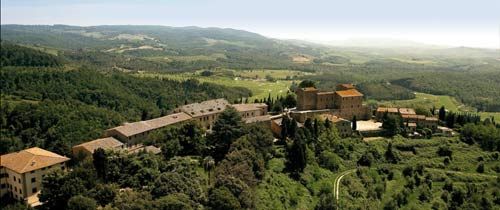 Toscana, il borgo Castelfalfi a Montaione ceduto alla famiglia indiana Lohia Toscana, il borgo Castelfalfi a Montaione ceduto alla famiglia indiana Lohia