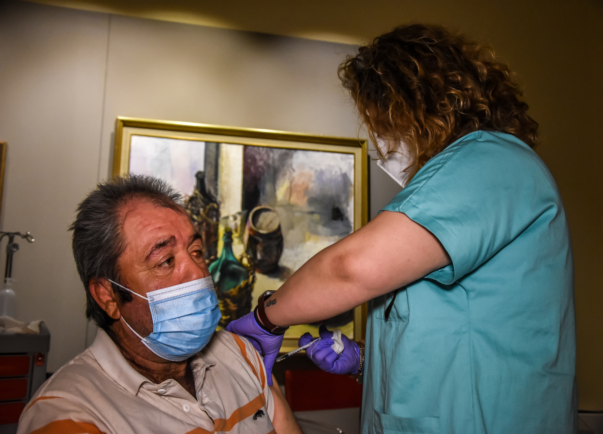 Palermo, a Villa Zito i vaccini ai senzatetto tra i quadri di Guttuso