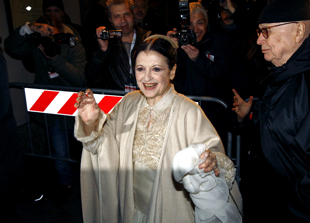 Milano, addio a Carla Fracci. La ballerina aveva 84 anni. Foto Milano, addio a Carla Fracci. La ballerina aveva 84 anni. Foto