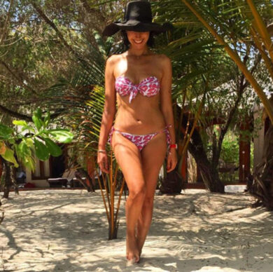 Caterina Balivo in bikini: “Rotolini, pancetta, smagliature… e allora?” FOTO