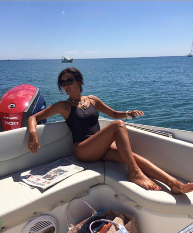 Caterina Balivo in bikini: “Rotolini, pancetta, smagliature… e allora?” FOTO Caterina Balivo in bikini: “Rotolini, pancetta, smagliature… e allora?” FOTO