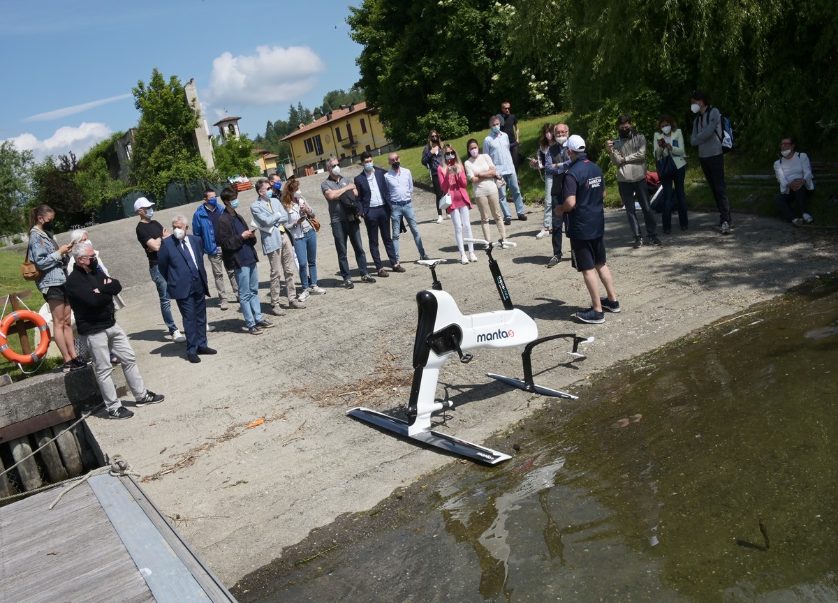 Manta 5 la bici acquatica dalla Nuova Zelanda al Lago Maggiore Manta 5 la bici acquatica dalla Nuova Zelanda al Lago Maggiore