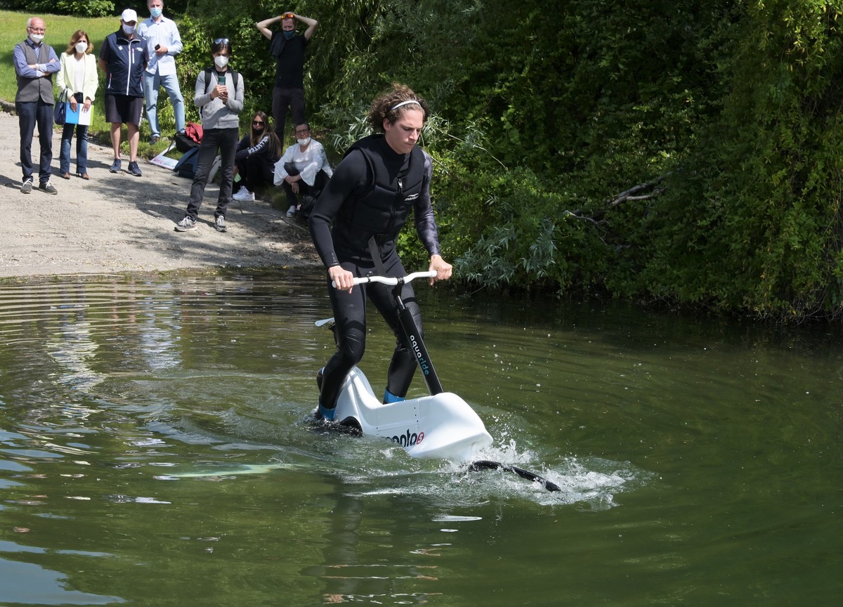 Manta 5 la bici acquatica dalla Nuova Zelanda al Lago Maggiore Manta 5 la bici acquatica dalla Nuova Zelanda al Lago Maggiore